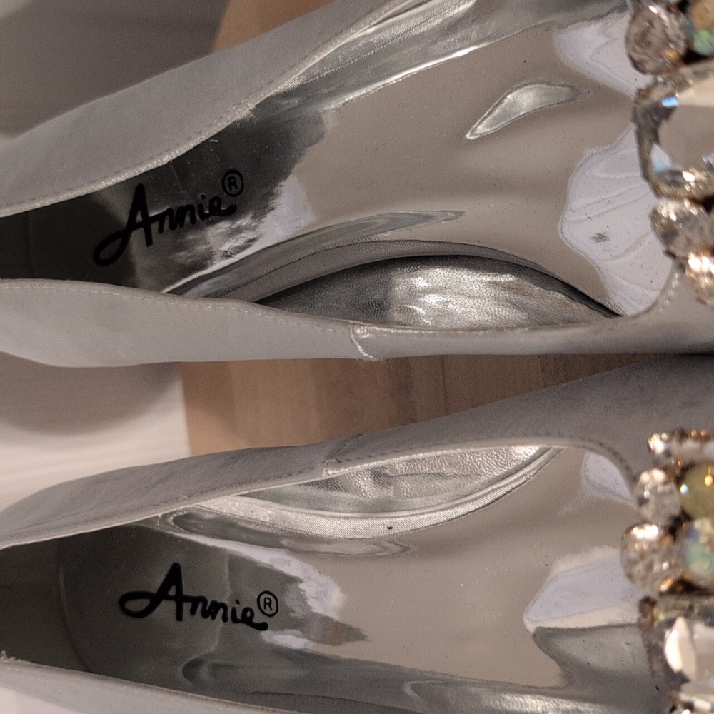 Shoes - Picture 4 of 4